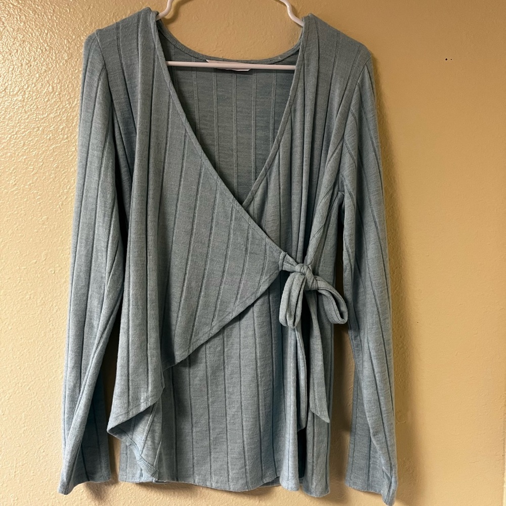 Light blue Sonoma maternity long sleeve. Size: XL